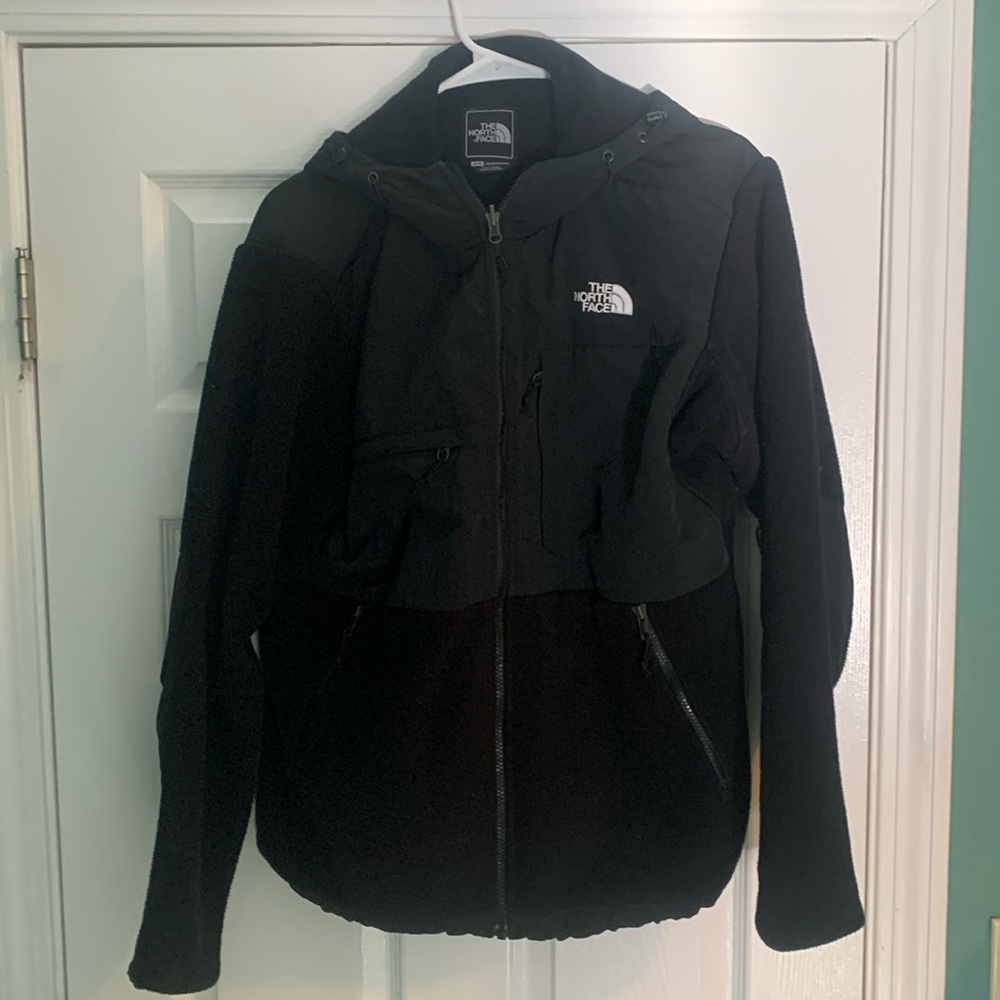 North Face Denali Jacket- Men’s Medium. Hooded.